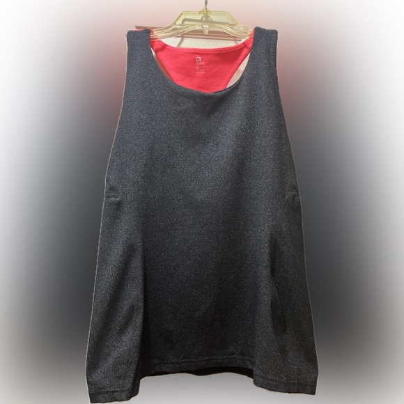 GAP Tops - GAP FIT Active wear top - Medium - LIKE NEW - EUC